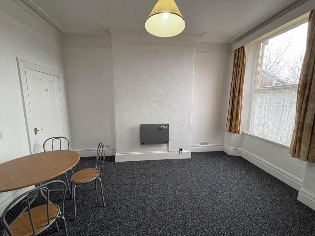 Graham rd 12 lounge-