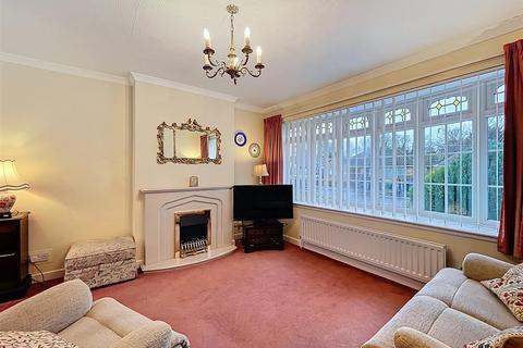 2 bedroom detached bungalow for sale, Farmer Ward Road, Kenilworth