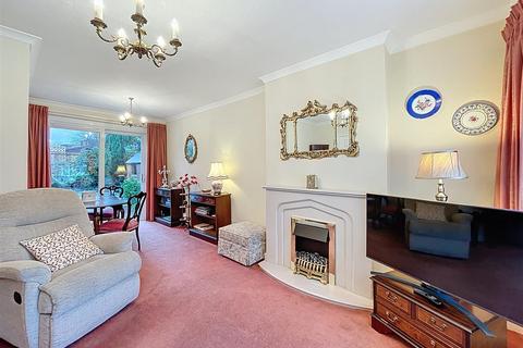 2 bedroom detached bungalow for sale, Farmer Ward Road, Kenilworth