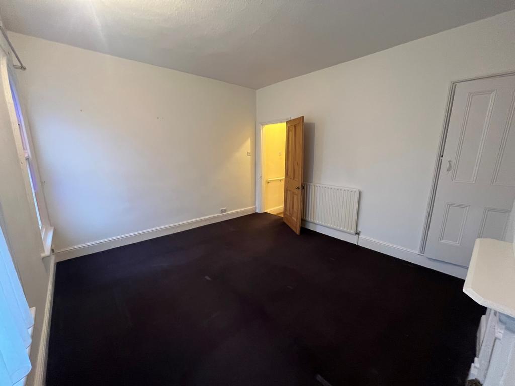 Bedroom 1 (1)
