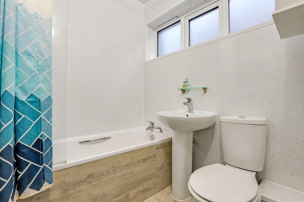 07-52b7 JHProp World - 82 Meadowview Road - 37-mediu