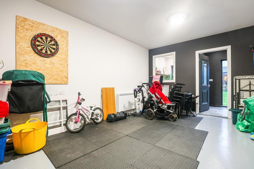 Outdoor Office/Garage