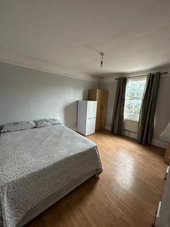 4 bedroom semi-detached house to rent, Forburg road, London N16