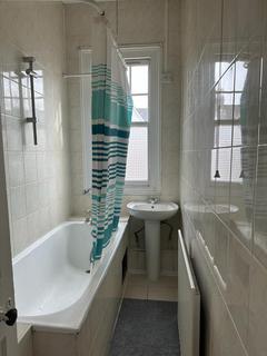 4 bedroom semi-detached house to rent, Forburg road, London N16