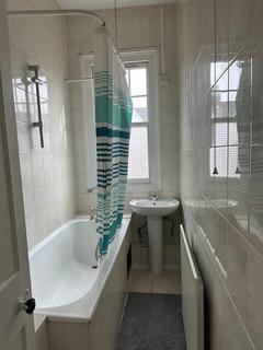 4 bedroom semi-detached house to rent, Forburg road, London N16