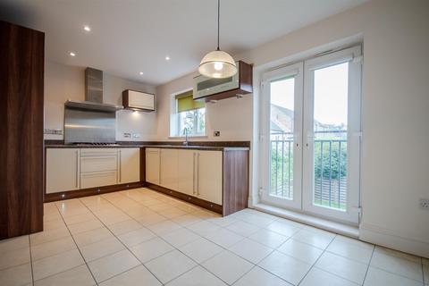 4 bedroom terraced house to rent, Academy Drive, Dringhouses, York, YO24 1UJ