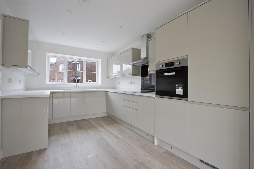 Kitchen 1.jpg