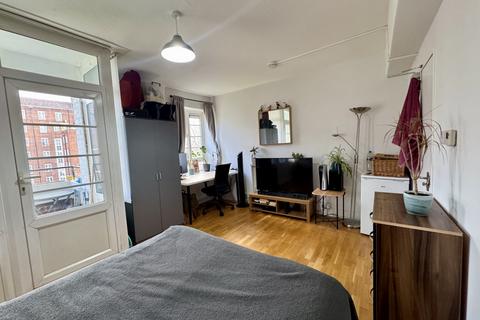5 bedroom flat to rent, Candida Court, Clarence Way, London, NW1