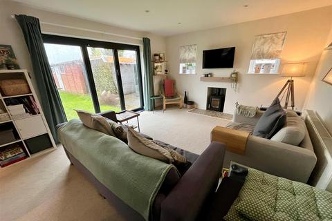 undefined, Ilynton Avenue, Firsdown, Salisbury
