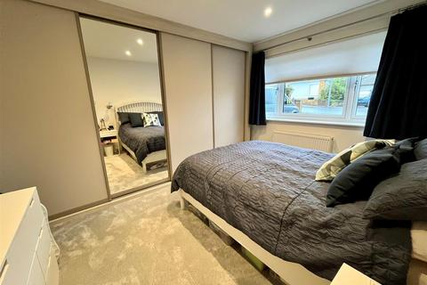 undefined, Ilynton Avenue, Firsdown, Salisbury