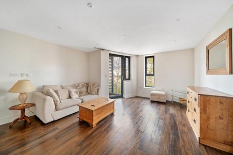 1 bedroom flat for sale, Gutenberg Court, London, SE1