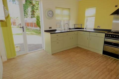 2 bedroom semi-detached bungalow to rent, Mornington Crescent, Hadleigh, Hadleigh,