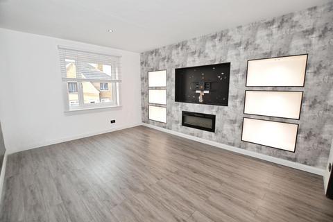 3 bedroom flat to rent, Broomhouse Avenue, Broomhouse, Edinburgh, EH11