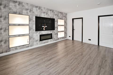 3 bedroom flat to rent, Broomhouse Avenue, Broomhouse, Edinburgh, EH11