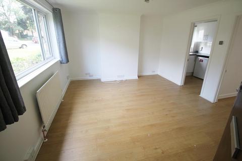 1 bedroom flat to rent, Barnfield Court, Southampton, SO19 9PR