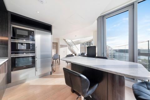 3 bedroom flat to rent, Charrington Tower, Biscayne Avenue, London, E14