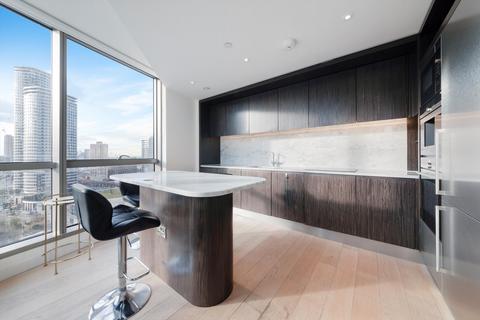 3 bedroom flat to rent, Charrington Tower, Biscayne Avenue, London, E14