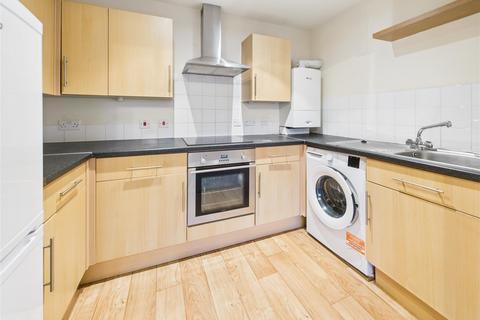 1 bedroom flat for sale, Hersham Road, Walton on Thames