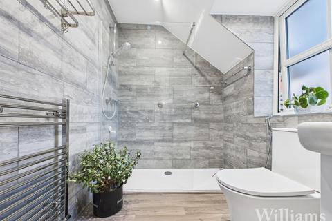 3 bedroom terraced house for sale, Lark Vale, Aylesbury HP19