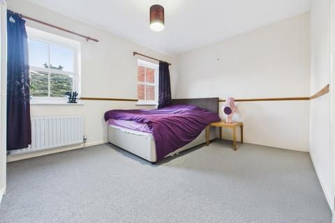 3 bedroom terraced house for sale, Lark Vale, Aylesbury HP19
