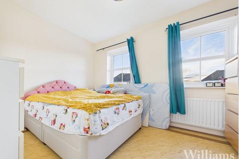 3 bedroom terraced house for sale, Lark Vale, Aylesbury HP19