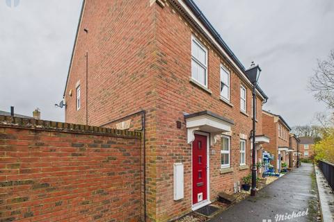 2 bedroom semi-detached house for sale, Lowndes Path, Aylesbury, Buckinghamshire