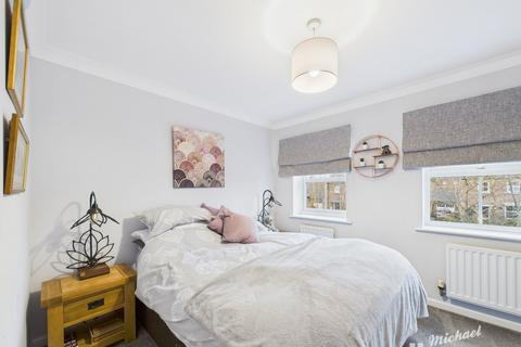 2 bedroom semi-detached house for sale, Lowndes Path, Aylesbury, Buckinghamshire