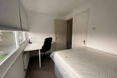 3 bedroom private hall to rent, Barrowfield Lane, Kenilworth