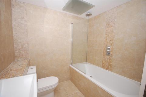 3 bedroom private hall to rent, Barrowfield Lane, Kenilworth