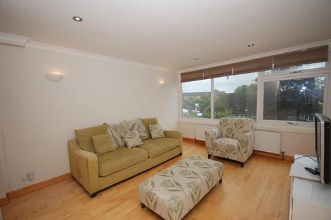 3 bedroom private hall to rent, Barrowfield Lane, Kenilworth