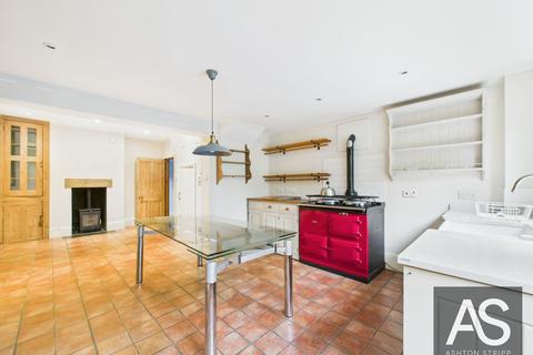 4 bedroom end of terrace house for sale, Battle Hill, Battle, TN33