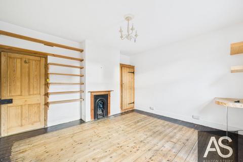 4 bedroom end of terrace house for sale, Battle Hill, Battle, TN33