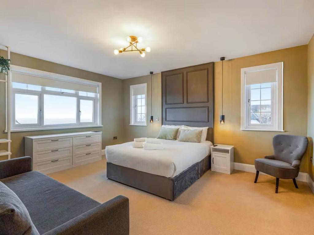 0025