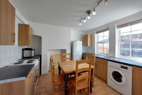 3 bedroom terraced house to rent, Green End Road, Cambridge, CB4