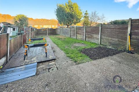 3 bedroom terraced house to rent, Eaton Avenue, Derbyshire DE7