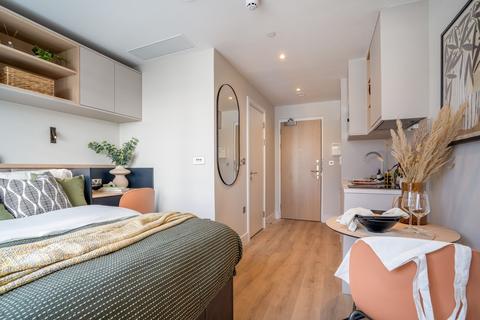 Studio to rent, The Apiary, 1A The Mall, W5