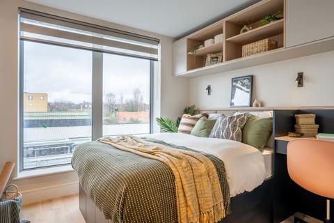 Studio to rent, The Apiary, 1A The Mall, W5