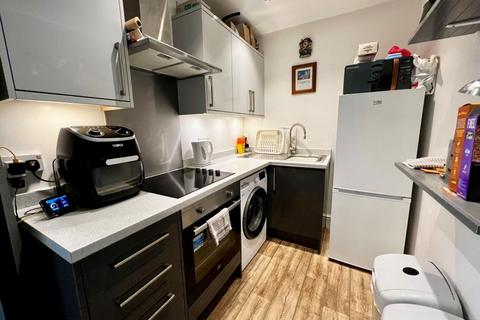 1 bedroom flat for sale, Flat 1, 7 Lind Street, Ryde, Isle Of Wight, PO33 2NQ