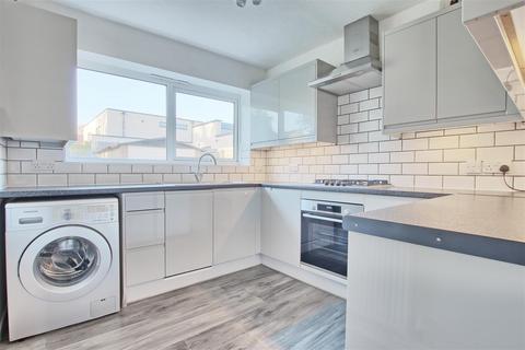 2 bedroom detached bungalow to rent, Bandon Road, Girton, Cambridge