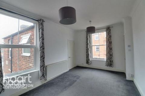 3 bedroom maisonette to rent, St Georges Avenue, NORTHAMPTON