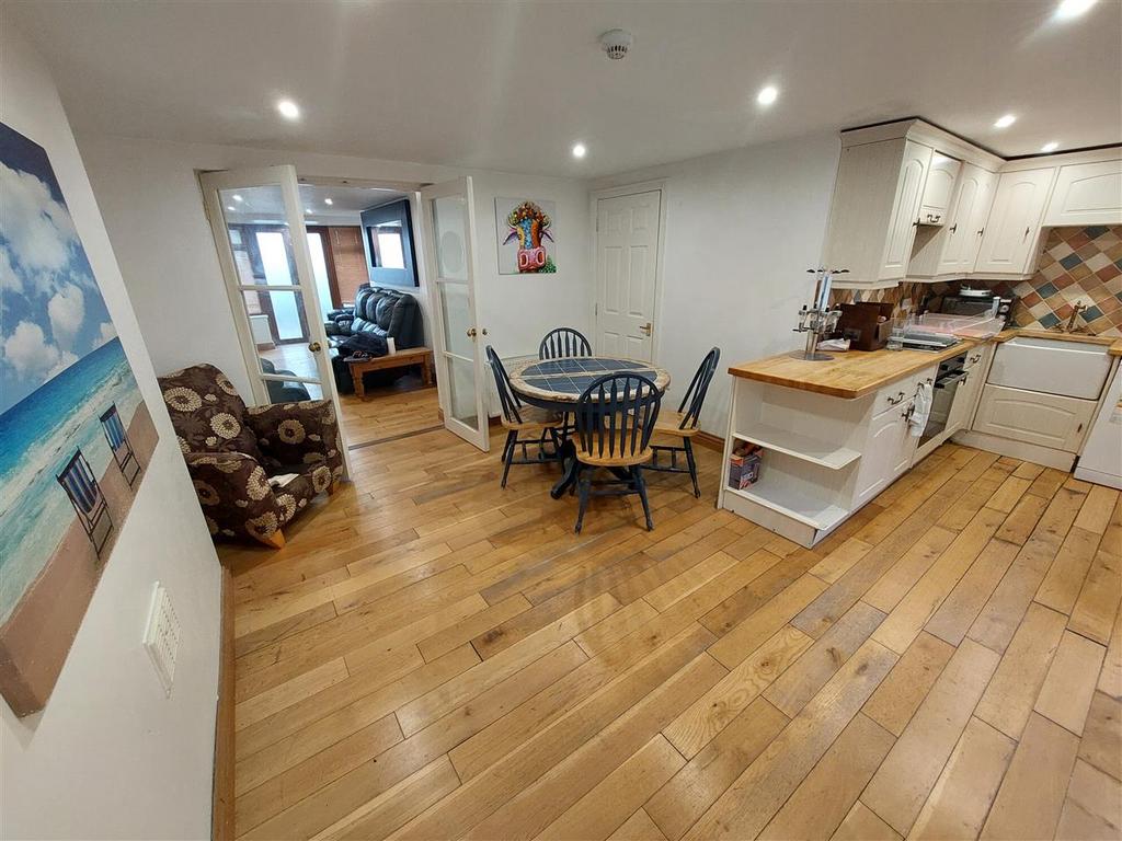 Open-Plan Diner