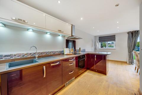 2 bedroom end of terrace house to rent, Marine Approach, Northwich, CW8