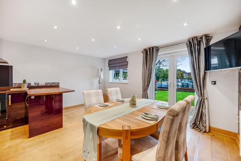 2 bedroom end of terrace house to rent, Marine Approach, Northwich, CW8