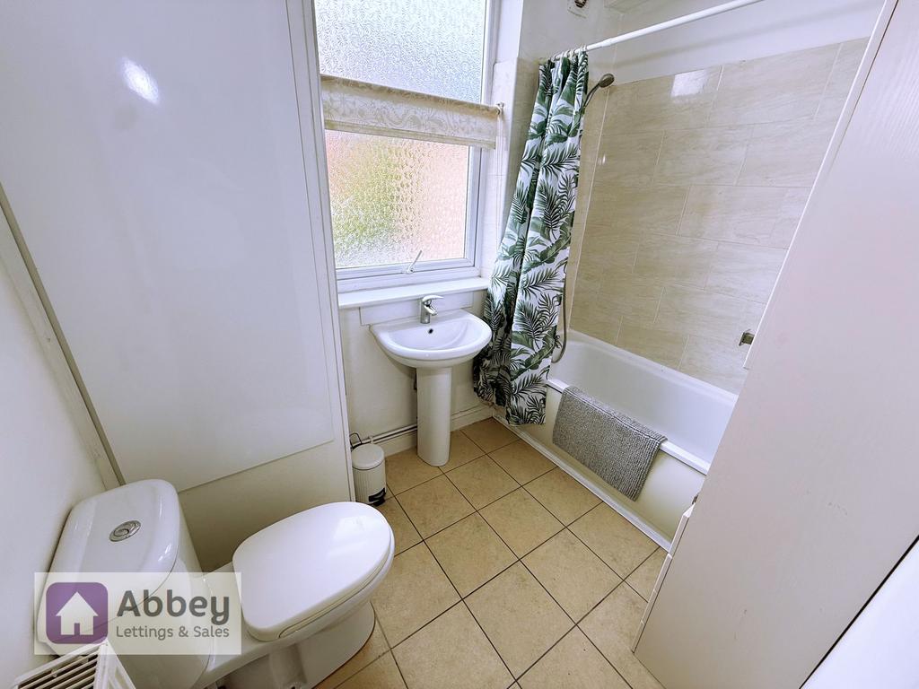 1st Floor Bathroom