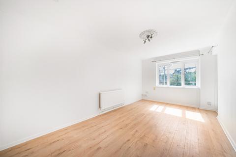 3 bedroom flat to rent, Kingswood Estate, London, SE21