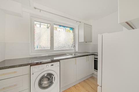 3 bedroom flat to rent, Kingswood Estate, London, SE21