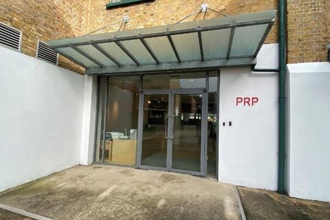 Industrial unit to rent, Summer Rd Thames Ditton KT7 0QJ