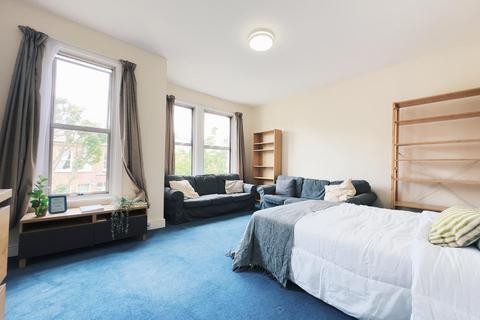 6 bedroom house share to rent, Boundaries Road, London SW12