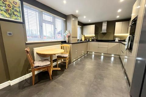 3 bedroom terraced house for sale, Braemar Close, Stevenage