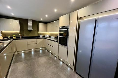 3 bedroom terraced house for sale, Braemar Close, Stevenage